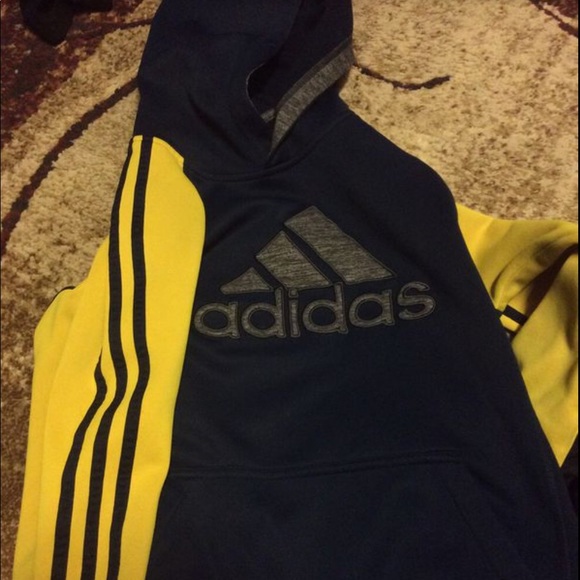 Adidas sweater & jacket - Picture 4 of 5